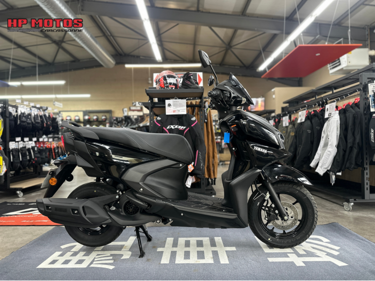 YAMAHA RayZR 125