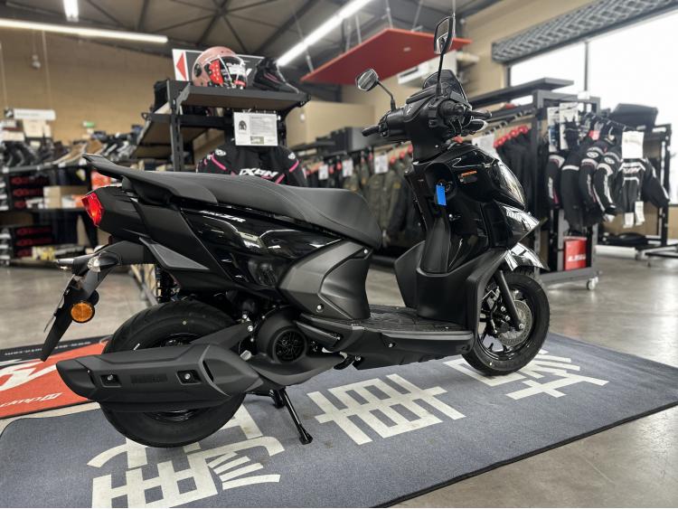 YAMAHA RayZR 125
