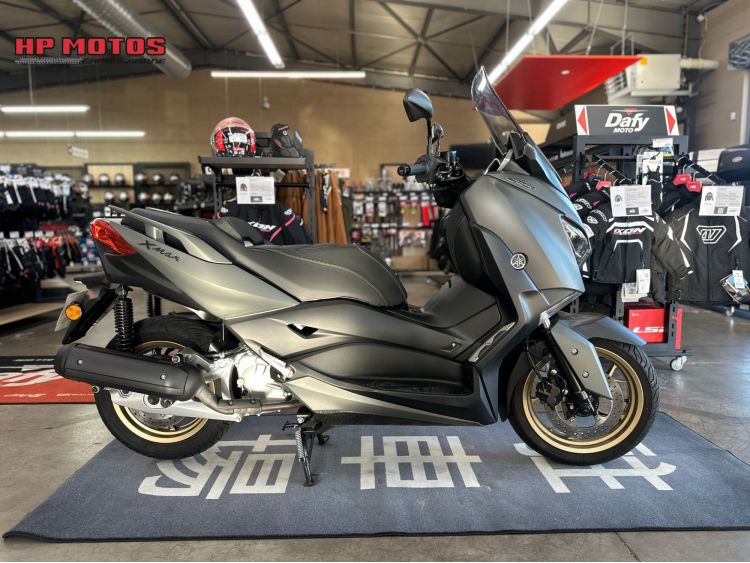 YAMAHA XMAX 125 TECH MAX KAMO PREMIERE MAIN