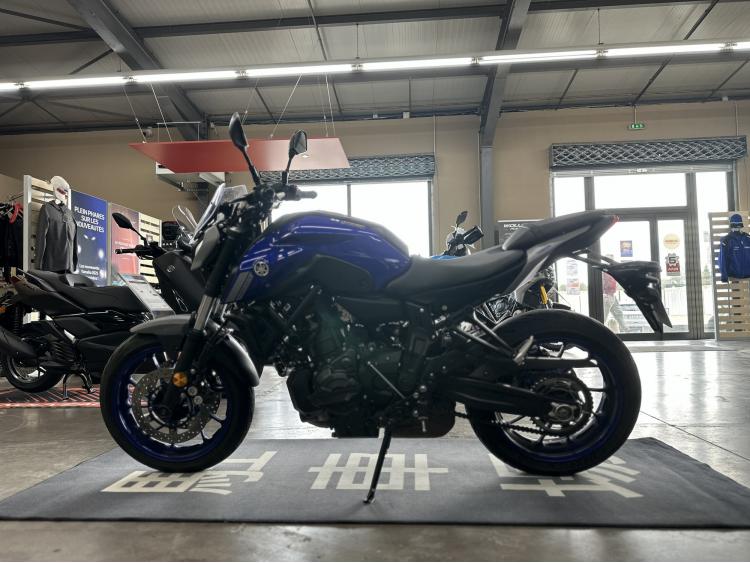 YAMAHA MT-07 