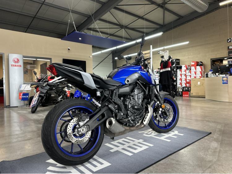 YAMAHA MT-07 