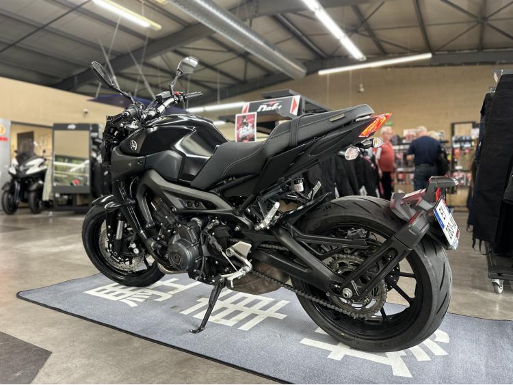 YAMAHA MT-09 TECH BLACK