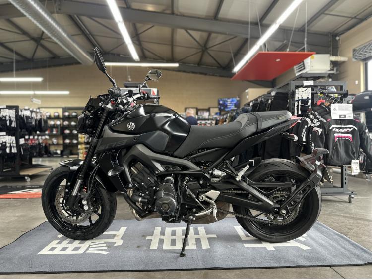 YAMAHA MT-09 TECH BLACK