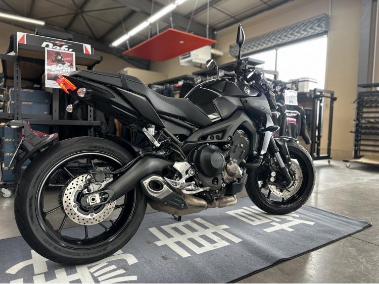 YAMAHA MT-09 TECH BLACK