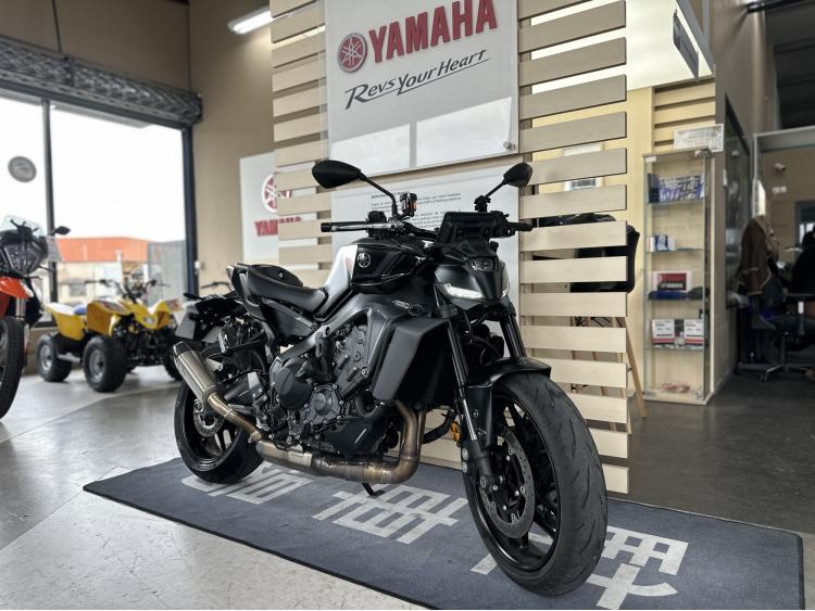 YAMAHA MT-09 Y-AMT AKRAPOVIC