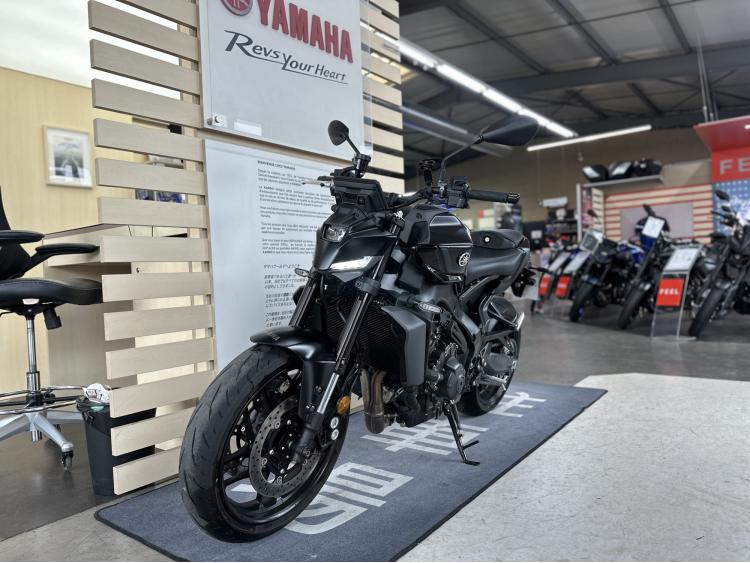 YAMAHA MT-09 Y-AMT AKRAPOVIC