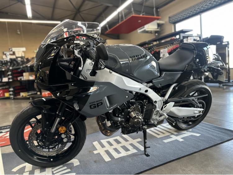 YAMAHA XSR 900 GP 35KW POWER GREY